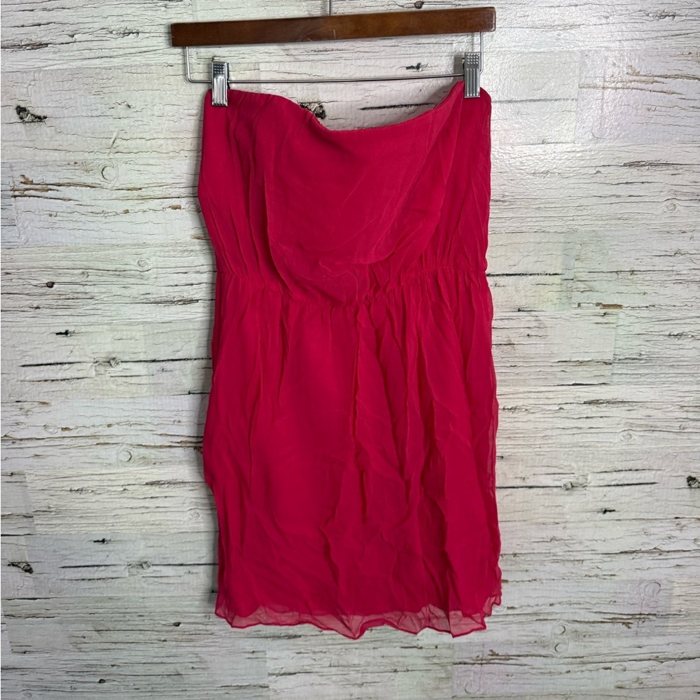 Mya Strapless Draped Tulip Dress in Red Raspberry
ALICE + OLIVIA size 10 NWT